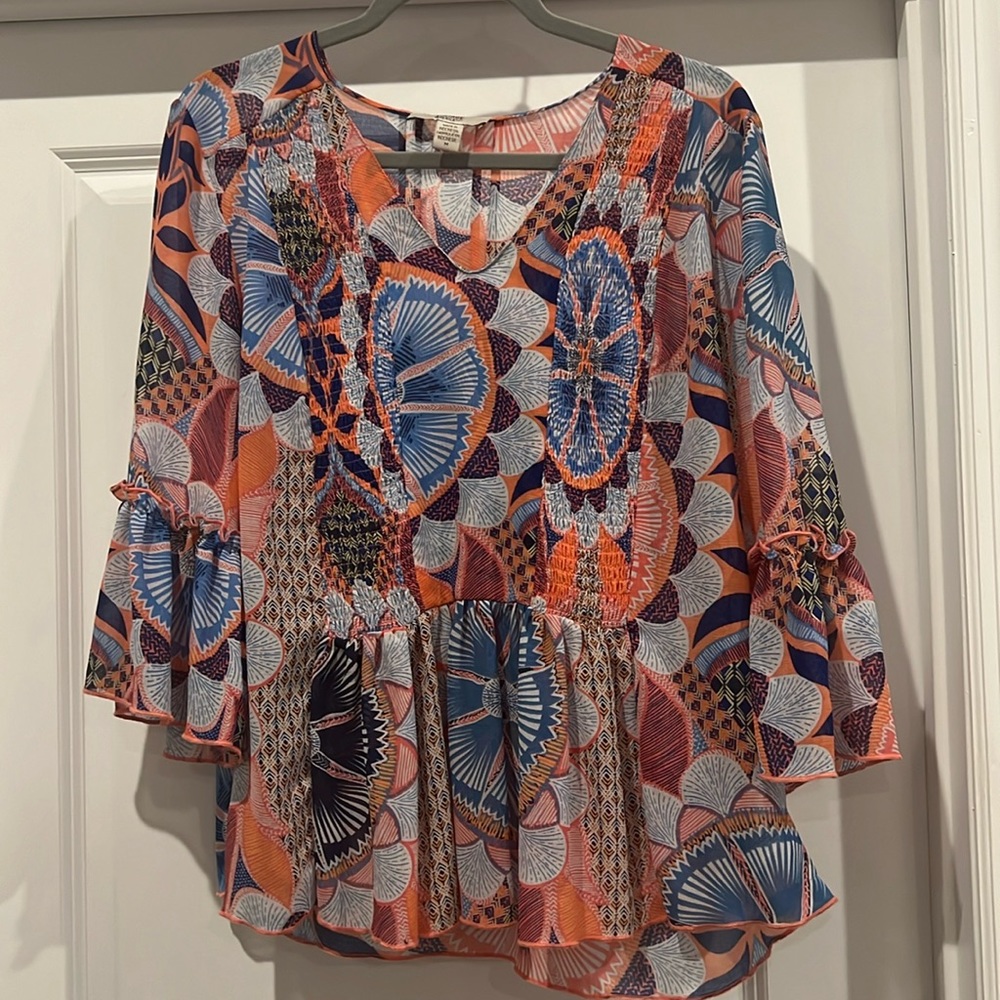 Lightweight 70s Inspired Top
